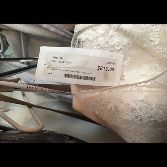 Wedding Gown - Picture 1 of 8